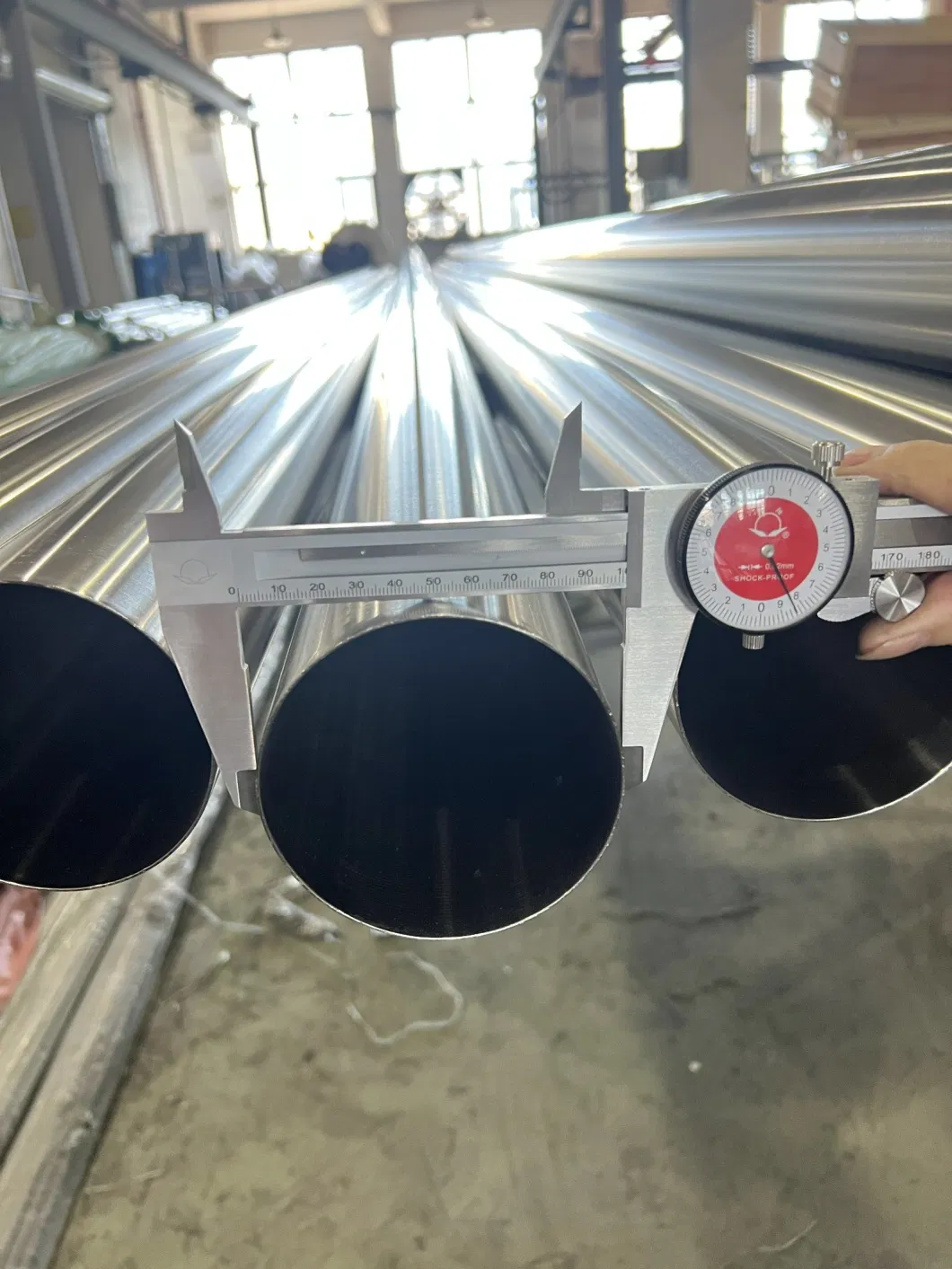 Stainless Steel Sanitary Pipe Round Bead Crushed Polished Welded for Pharmacy (HDP-001)